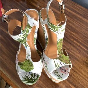 NWOT Tropical palm leaf cork wedges